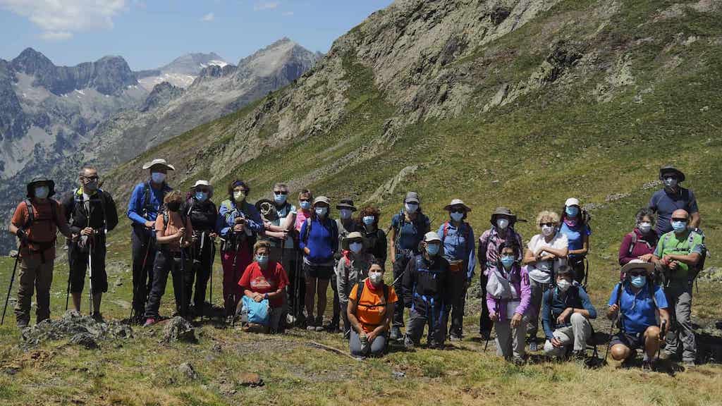 Imposible non facerse unha foto neste entorno, anque sexa con máscara Portillón de Benasque. Pico Salbaguardia